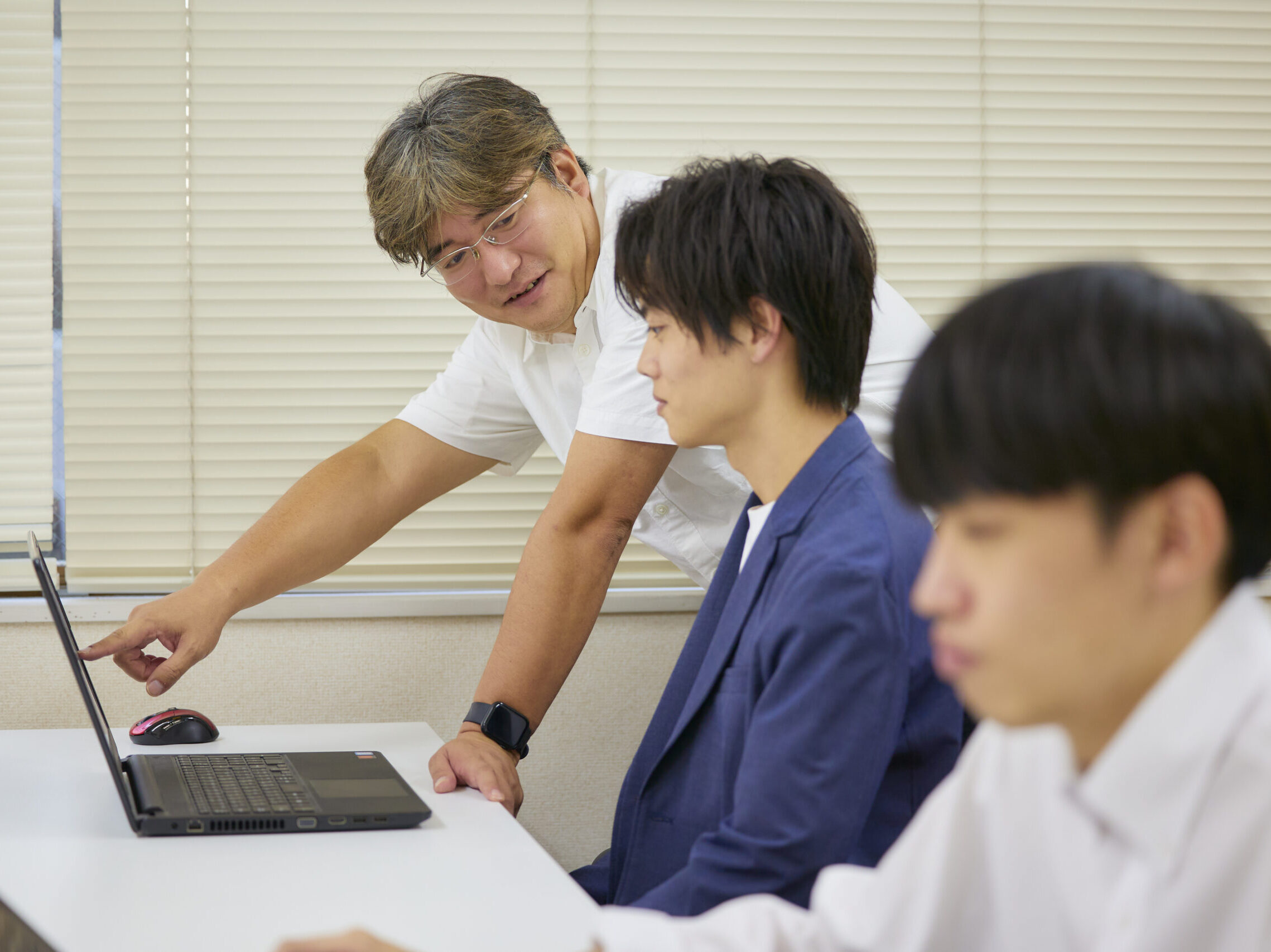 業務中の社員